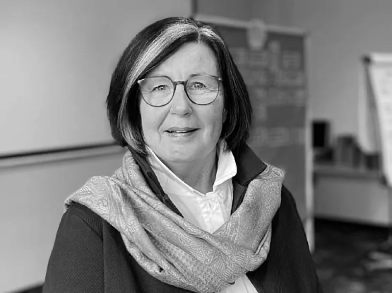 Porträt von Barbara Kathrein