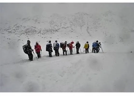 Seilschaft im Schnee